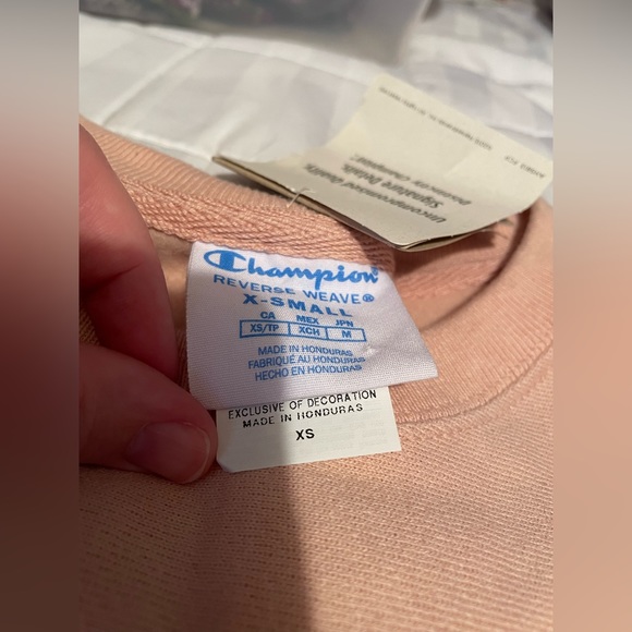 Champion NWT sweater - Picture 4 of 4